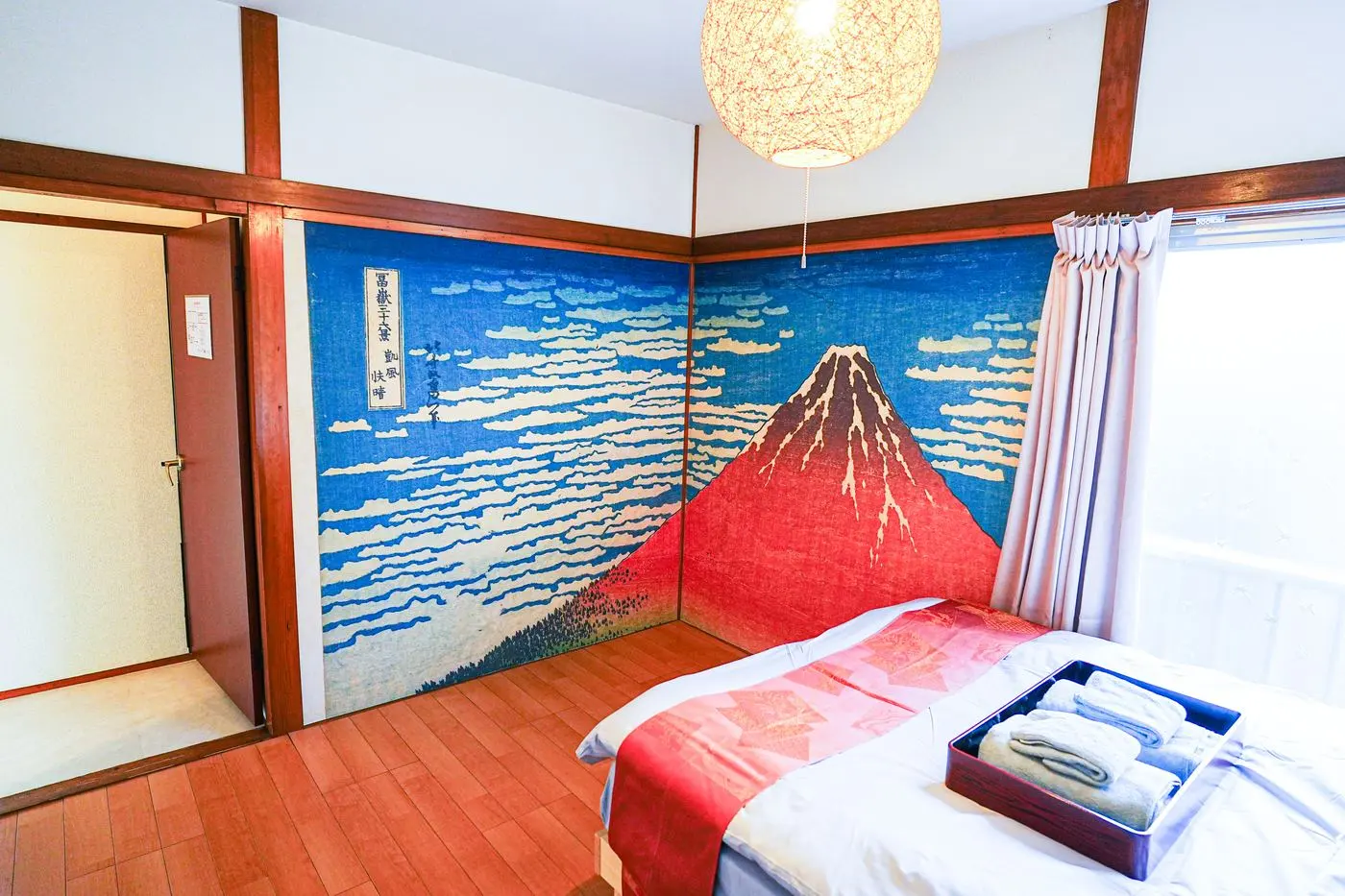 The Akafuji room, with a Red Fuji mural